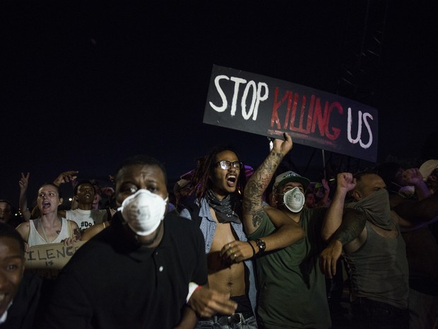 Protestos em Minnesota terminam com 50 presos nos EUA (Foto: Stephen Maturen / GETTY IMAGES NORTH AMERICA / AFP)