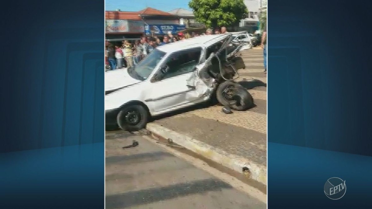 Motorista Passa Mal Bate Em Dois Carros E Atropela Pedestres No Centro