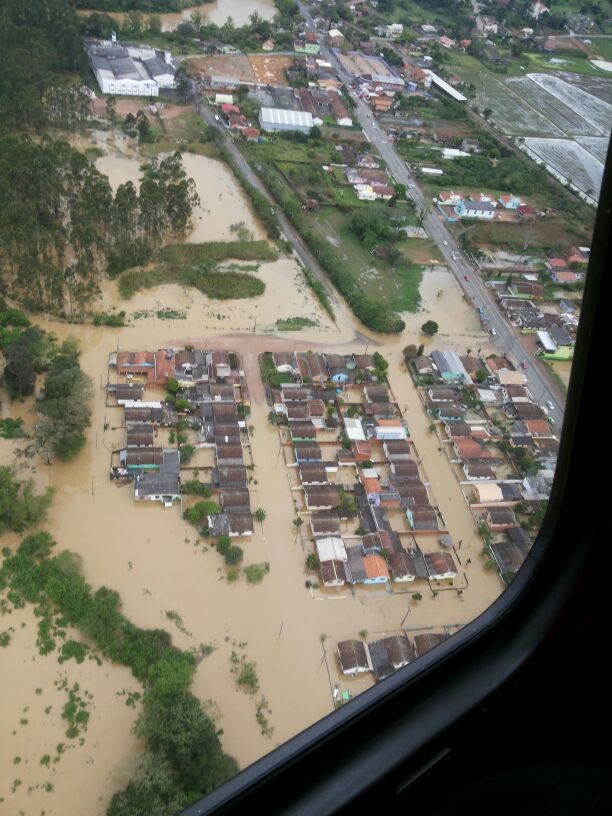 Imagem aérea de Rio do Sul neste domingo (Foto: Polícia Civil/Divulgação)