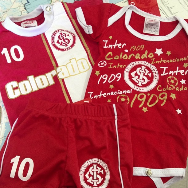 João Derly camisa internacional filha isabela presente (Foto: Reprodução/Instagram)
