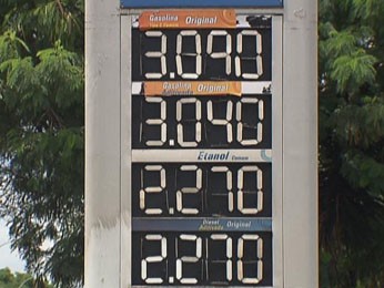 Litro da gasolina era vendido a R$ 3,04 em postos do DF nesta quarta-feira (30) (Foto: TV Globo/ Reprodução)