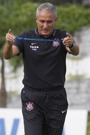 Tite ainda não assinou contrato com o Corinthians, afirma jornal