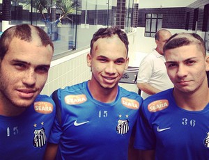 Pedro Castro, Leandrinho e Alison pegadinha base Santos (Foto: Reprodução / Facebook Oficial do Santos)