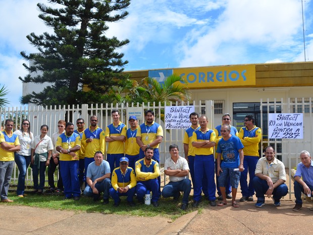 Em Vilhena, quase 90% dos funcionários paralisaram as atividades (Foto: Aline Lopes/G1) Em Vilhena, quase 90% dos funcionários paralisaram as atividades (Foto: Aline Lopes/G1)