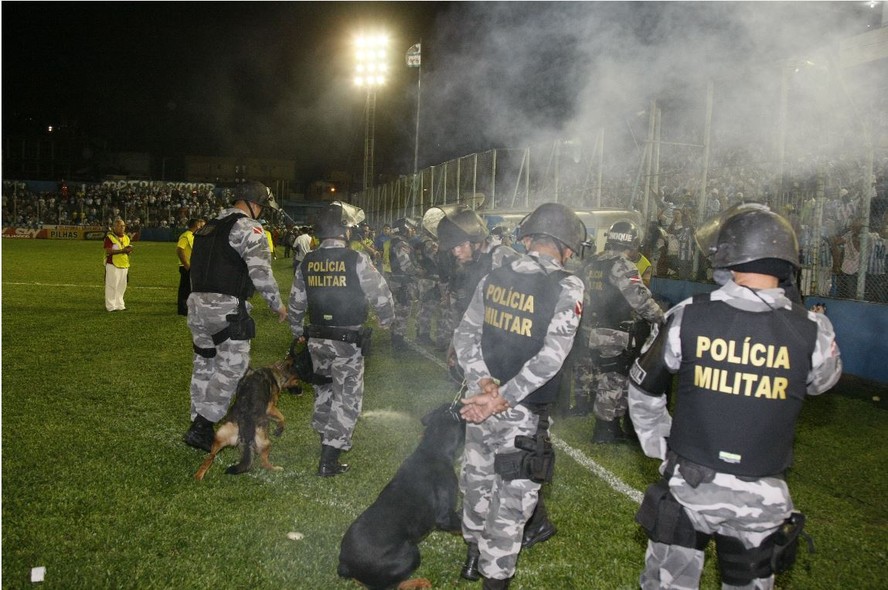 Paysandu X Ava Veja As Imagens Do Tumulto Na Curuzu Em Bel M Fotos Em Pa