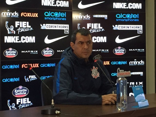 Jô faz gol em treino, e Carille confirma o Corinthians para o clássico de domingo