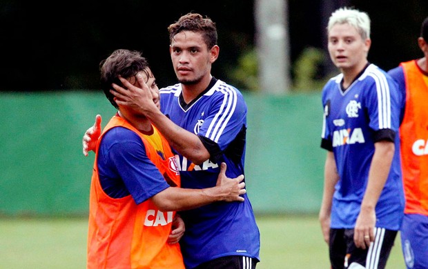 Carlos Eduardo treino Flamengo (Foto: Cezar Loureiro / Agência O Globo)