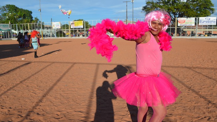 Carnaval, Futebol à fantasia reúne 'Dondocas e Bonecas' no Amapá  (Foto: Jonhwene Silva/GE-AP)