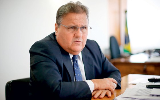 O ministro Geddel Vieira Lima em seu gabinete (Foto: Pedro Ladeira/Folhapress)