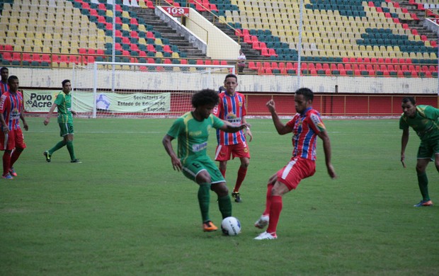 No retorno de Renan, Plácido de Castro goleia o Alto Acre (Foto: Wescley Camelo)