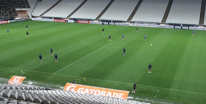 Sob chuva, San Lorenzo faz reconhecimento do gramado da arena