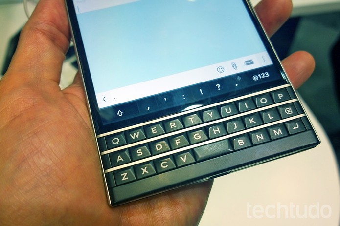 Teclado do BlackBerry Passport é polêmico (Foto: Fabrício Vitorino/TechTudo) Teclado do BlackBerry Passport é polêmico (Foto: Fabrício Vitorino/TechTudo)