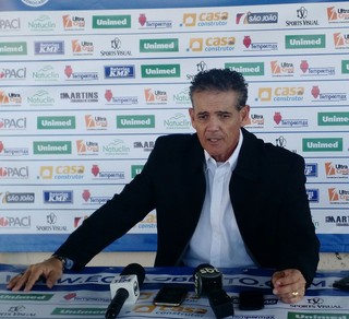 Paulo Roberto Santos, técnico do São Bento (Foto: Emilio Botta)