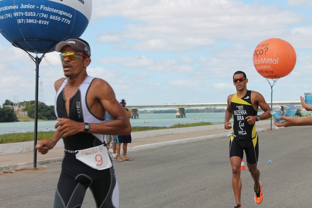 Triathlon Petrolina (Foto: Magda Lomeu) Triathlon Petrolina (Foto: Magda Lomeu)