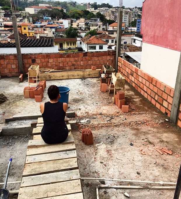 Thassa Carvalho mostra casa em construo: ela ter seu quarto em imvel (Foto: Reproduo/Instagram)
