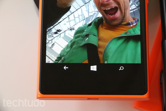Lumia 730 e 735 (Foto: Fabricio Vitorino/TechTudo) Lumia 730 e 735 (Foto: Fabricio Vitorino/TechTudo)