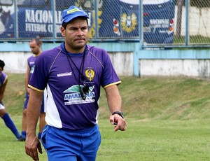 Léo Goiano, treinador do Nacional (Foto: Frank Cunha/GLOBOESPORTE.COM)