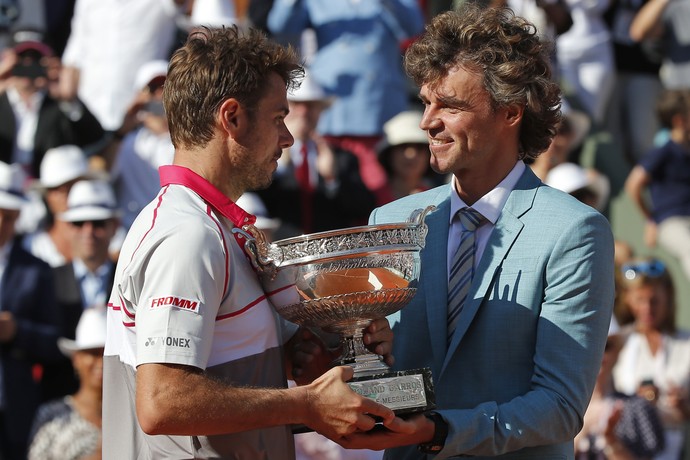 tênis Stan Wawrinka Guga troféu Roland Garros (Foto: AP)