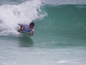 David Rocha começou a surfar e praticar outros exercícios (Foto: Arquivo Pessoal)