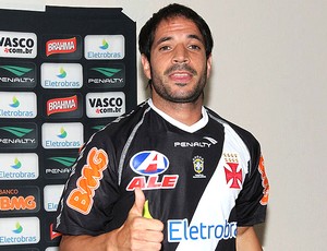 Matías Abelairas apresentado no Vasco (Foto: Marcelo Sadio / Site Oficial do Vasco da Gama) Matías Abelairas apresentado no Vasco (Foto: Marcelo Sadio / Site Oficial do Vasco da Gama)