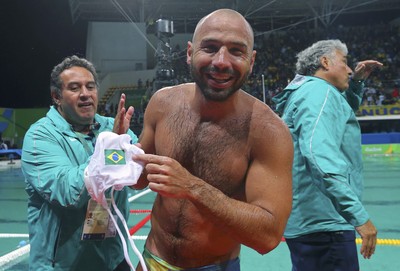 Felipe Perrone Brasil x Sérvia polo aquático (Foto: Reuters)