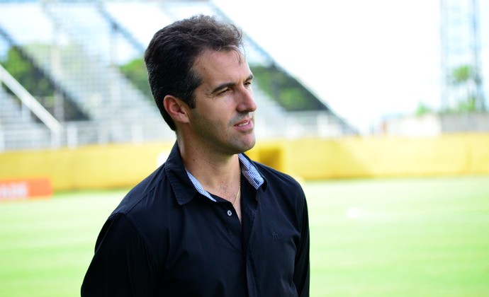 Léo Condé técnico Bragantino (Foto: Danilo Sardinha/GloboEsporte.com)