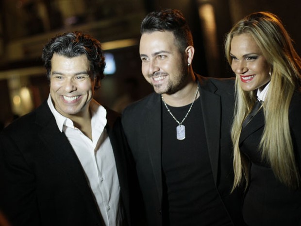Maurício Mattar, Victor Telles e Bianca Salgueiro em gravação de clipe em Goiânia (Foto: Kristiane Viruel/ Divulgação) Maurício Mattar, Victor Telles e Bianca Salgueiro em gravação de clipe em Goiânia (Foto: Kristiane Viruel/ Divulgação)