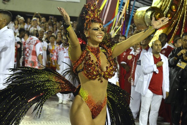 Viviane Araújo no Salgueiro (Foto: Roberto Teixeira/ EGO)