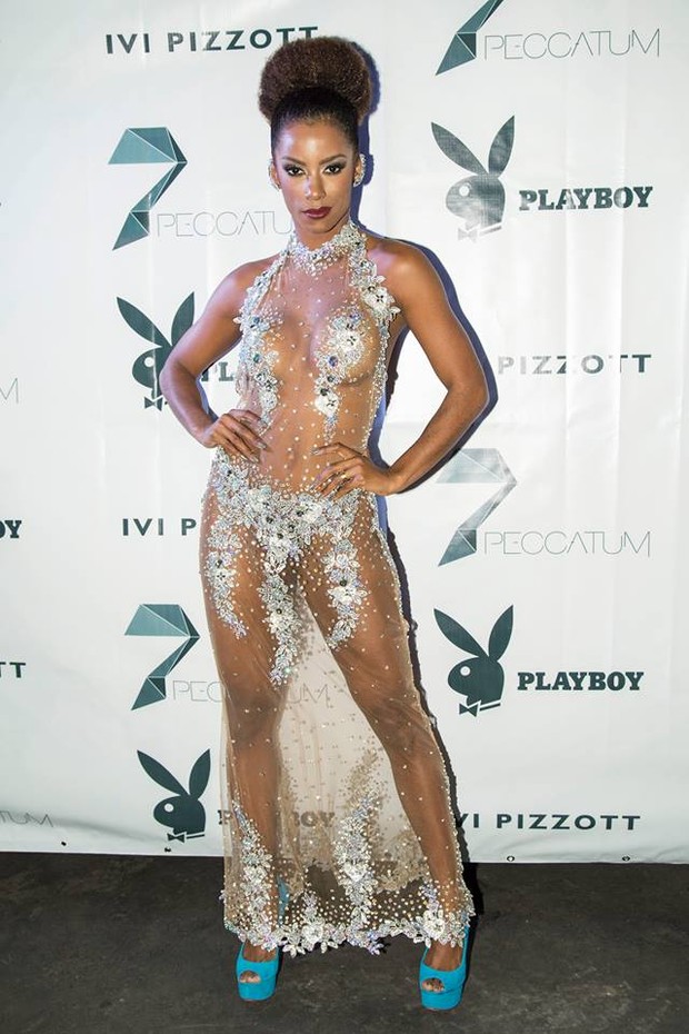 Ivi Pizzott atrai olhares em festa da Playboy (Foto: Marcos Mello / MF Models Assessoria )
