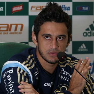 Mesmo com vantagem do Palmeiras, Robinho prevê Inter “por uma bola”