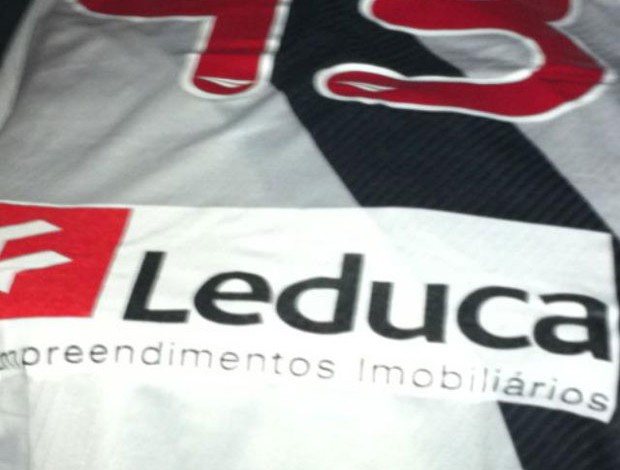 Camisa vasco com patrocínia LEduca (Foto: Divulgação)