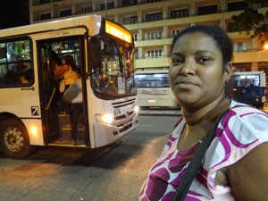 Berenalva está preocupada com a possível paralisação (Foto: Luna Markman/G1)