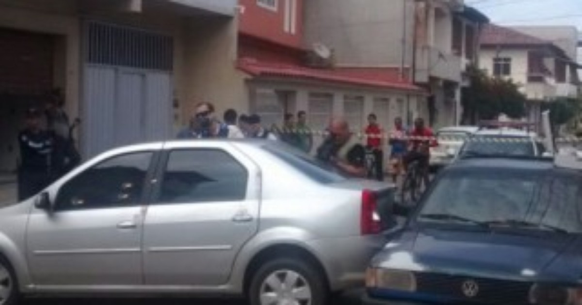 G Jovem De Anos Leva Dois Tiros Em Emboscada Em Vila Velha Es