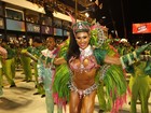 Gracyanne Barbosa brilha como rainha de bateria da Mangueira