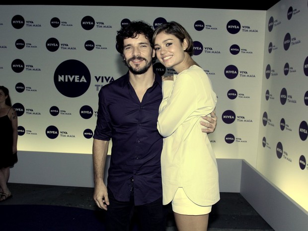 Daniel Oliveira e Sophie Charlotte em show no Rio (Foto: Alex Palarea/ Ag. News)