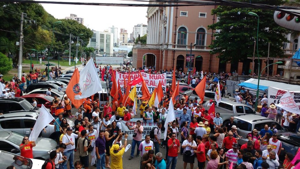 Protesto na Praça da República, em Belém (Foto: Reprodução/TV Liberal)