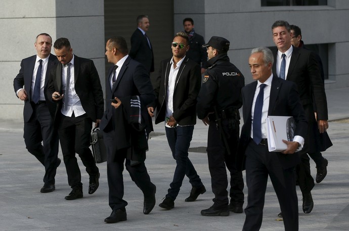 Audiência Neymar Madri (Foto: Reuters) Audiência Neymar Madri (Foto: Reuters)