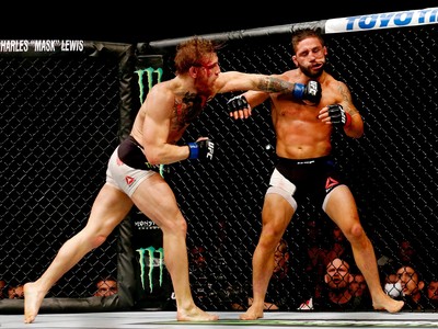Conor McGregor e Chad Mendes UFC 189 (Foto: Getty Images)