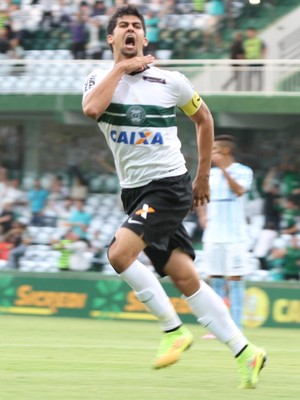 Palmeiras apresenta proposta por zagueiro Leandro Almeida, do Coritiba