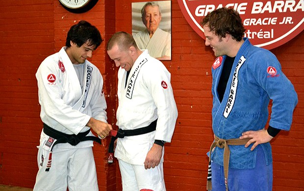 Bruno Fernandes com Georges St-Pierre na academia de jiu-jitsu (Foto: Divulgação / Gracie Barra)