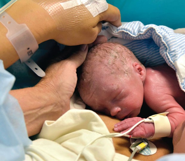 Bebê nasceu em Gotemburgo, na Suécia (Foto: The Lancet/AP)