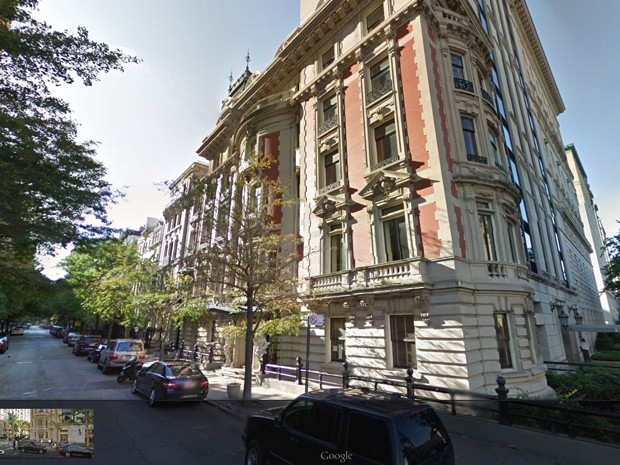 Mansão em Nova York foi colocada a venda por US$ 80 milhões (Foto: Reprodução: Google Street View) Mansão em Nova York foi colocada a venda por US$ 80 milhões (Foto: Reprodução: Google Street View)