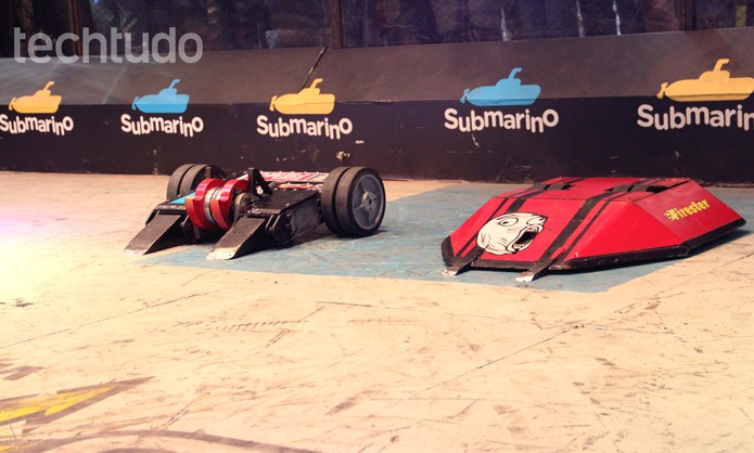 Batalha de robôs em empolga participantes da Campus Party 2014 (Foto: Melissa Cruz/TechTudo) Batalha de robôs em empolga participantes da Campus Party 2014 (Foto: Melissa Cruz/TechTudo)