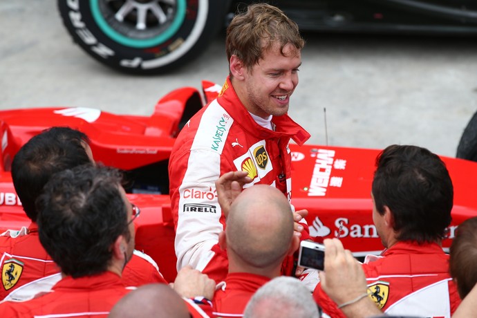 Sebastian Vettel se mostra feliz após término da corrida no circuito paulista (Foto: Getty Images) Sebastian Vettel se mostra feliz após término da corrida no circuito paulista (Foto: Getty Images)