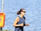 Ângela Vieira  mostra boa forma ao se exercitar no Rio