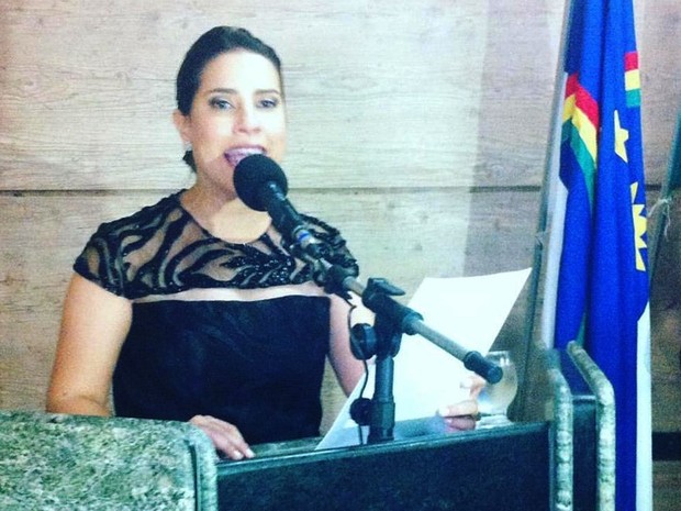 Raquel Lyra é empossada na Câmara de Vereadores de Caruaru (Foto: Reprodução/Facebook) Raquel Lyra é empossada na Câmara de Vereadores de Caruaru (Foto: Reprodução/Facebook)