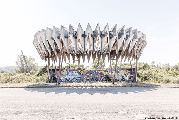 Herwig descobriu a arquitetura inusitada dos pontos soviéticos em 2002, quando fazia uma viagem de bicicleta de Londres, na Grã-Bretanha, até São Petersburgo, na Rússia (Foto: Christopher Herwig)