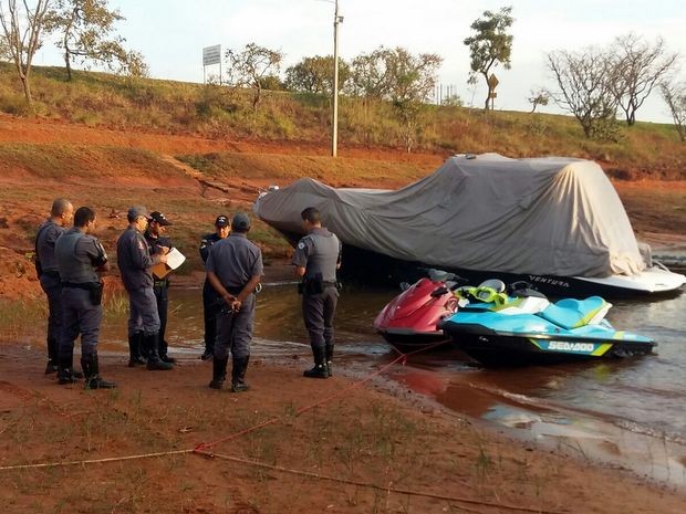 Marinha do Brasil abriu inquÃ©rito para apurar as causas do acidente em AvarÃ© (Foto: Adolfo Lima/TV TEM)