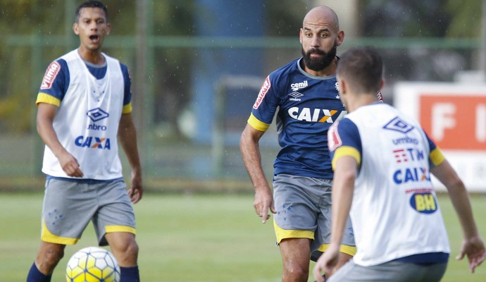 Bruno Rodrigo em treino do Cruzeiro (Foto: Pedro Vilela/Light Press)