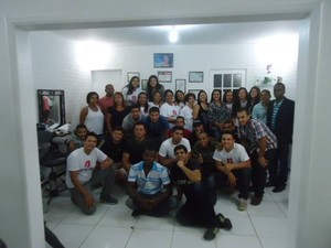 Alunos do curso de capacitação em cortes étnicos (Foto: Luiza Ferreira / Arquivo Pessoal)